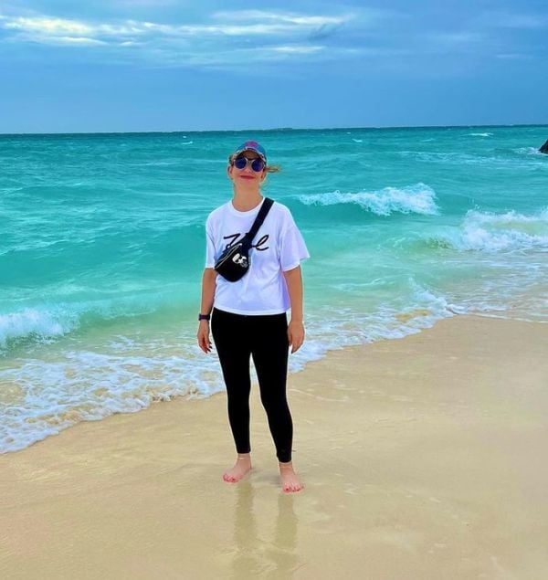 Roya Faryabi vacationing in Kuda Villingili, Maldives