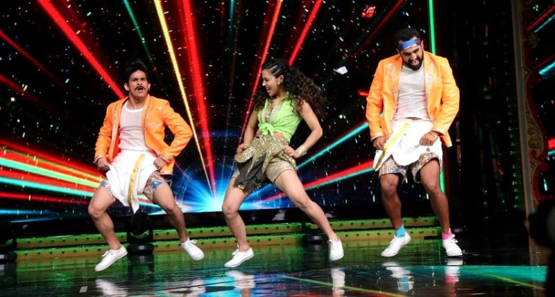 Sachin Sharma (leftmost) as a choreographer with the celebrity couple Babita Phogat and Vivek Suhag on Nach Baliye Season 9 in 2019