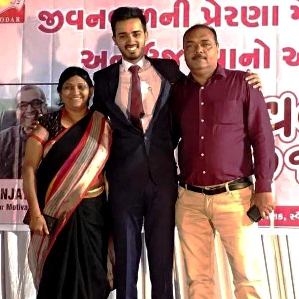 Safin Hasan with Husainbhai and Jarinaben