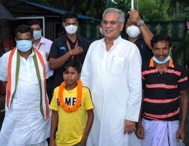 Sahdev Dirdo with Chhattisgarh CM Bhupesh Baghel