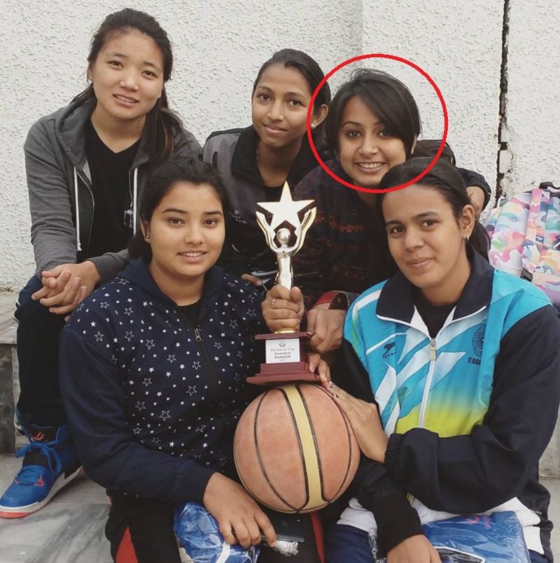 Sakshi Pant with her basketall team