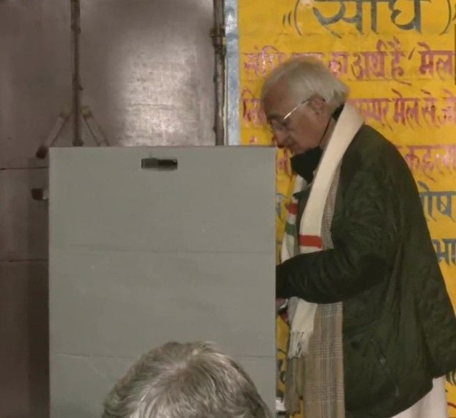 Salman Khurshid casting his vote in Farrukhabad Sadar during elections