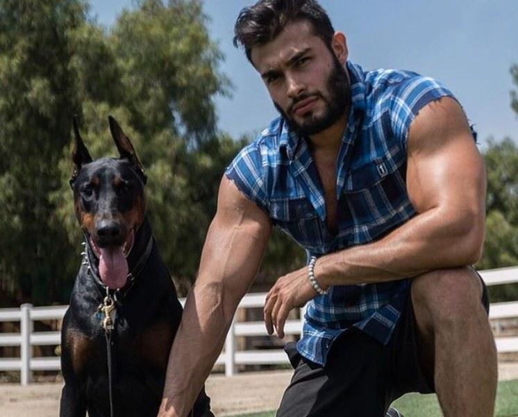 Sam Asghari with his pet