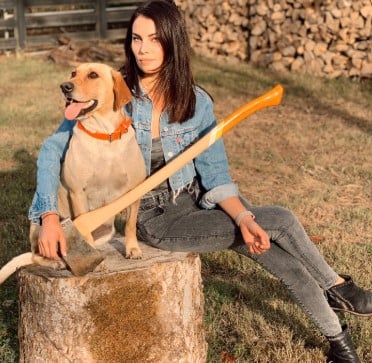 Samantha Robertson with her pet