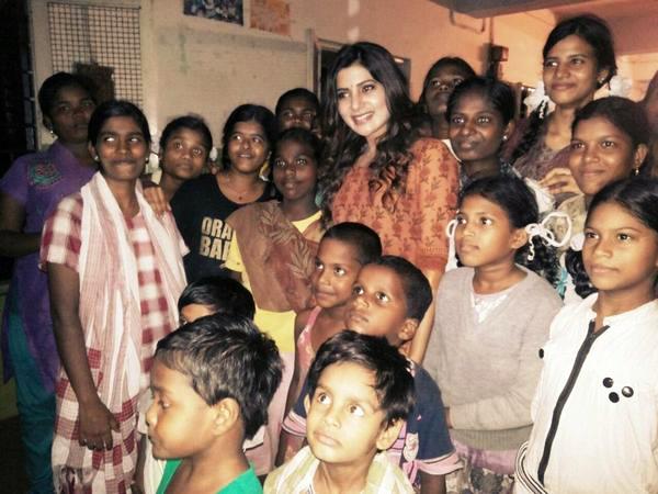 Samantha Ruth Prabhu with NGO kids