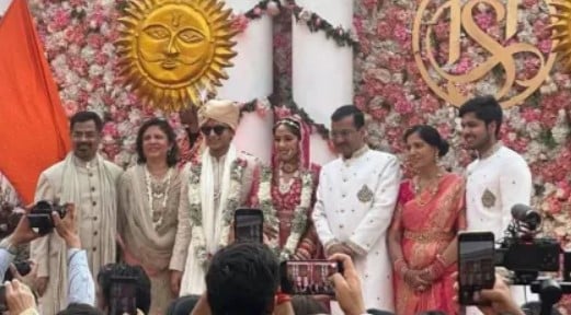 Sambhav Jain with his parents, in-laws, and wife on his wedding day