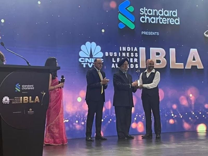 Sameer Nigam receives Young Turk Award for PhonePe