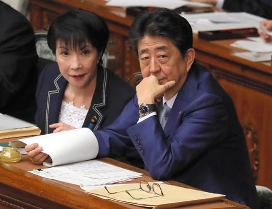 Sanae Takaichi with Shinzō Abe