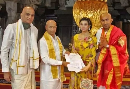 Sanjay Passi donating at the Tirumala temple