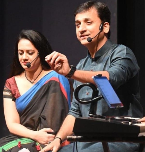 Sankarshan Karhade while performing at the Balgandhva Theatre, Pune