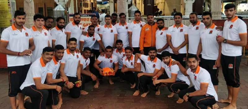 Sanket Sawant (sitting extreme right) with Puneri Paltan during season 7of the Pro Kabaddi League