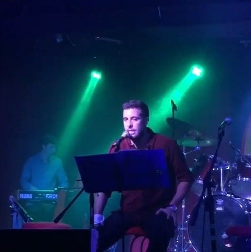 Santiago Larrivey in a live show