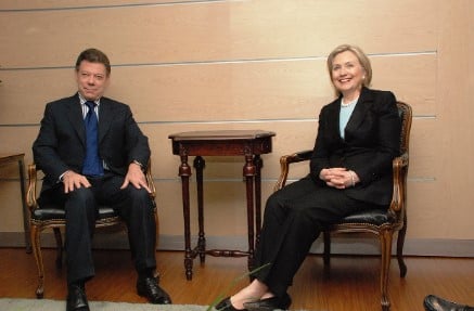 Santos and U.S. Secretary of State Hillary Clinton in 9 June 2010