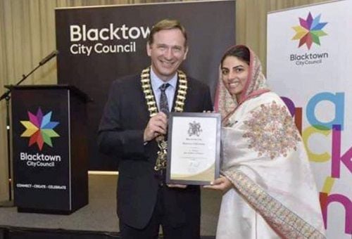 Satguru Mata Sudiksha Ji Maharaj receiving the honour of citizenship by the Australian government