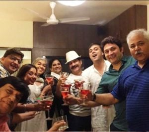 Satish Shah Drinking Alcohol With His Co-Stars