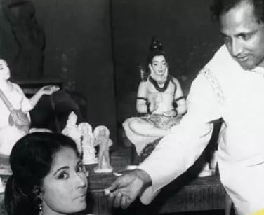 Sawan Kumar Tak, then an aspiring director, offered emotional succour to Meena, while she went to the extent of selling her bungalow to finance his film