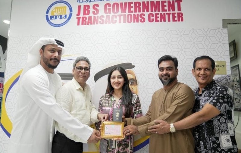 Sayyeshaa Saigal while receiving the UAE Golden Visa