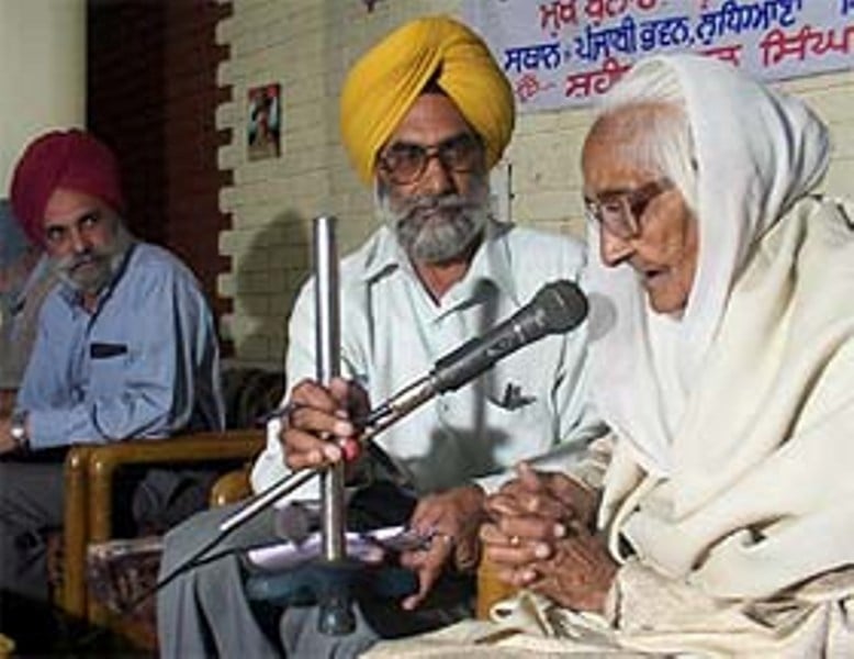 Kartar Singh Sarabha’s cousin, Bibi Jagdish Kaur, at a seminar organised by Shaheed Bhagat Singh Vichar March in Ludhiana