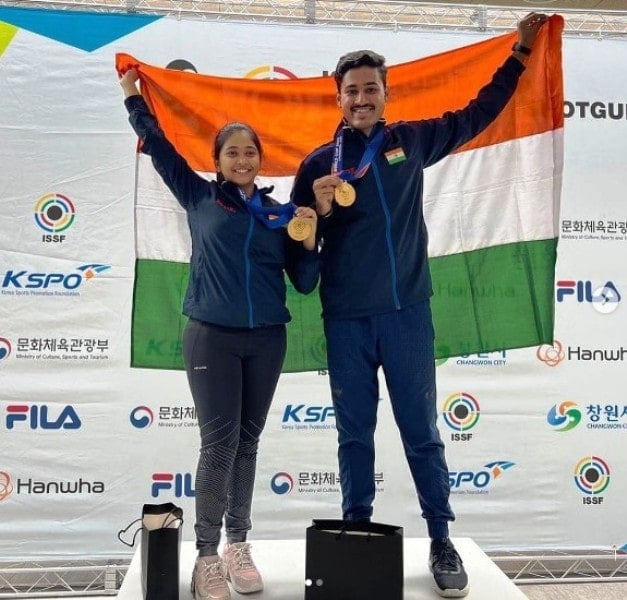 Shahu and Mehuli after winning a gold medal in the ISSF Shooting World Cup 2022