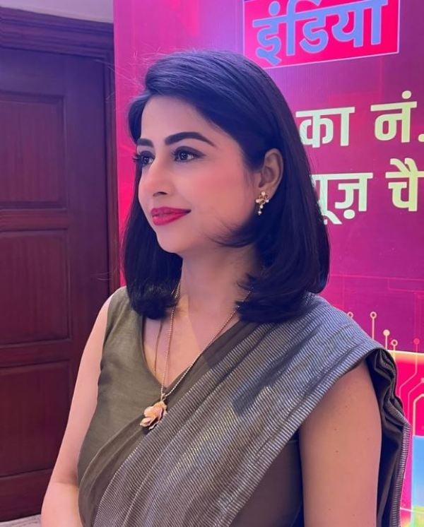 Shalini Kapoor Tiwari wearing Jewelry