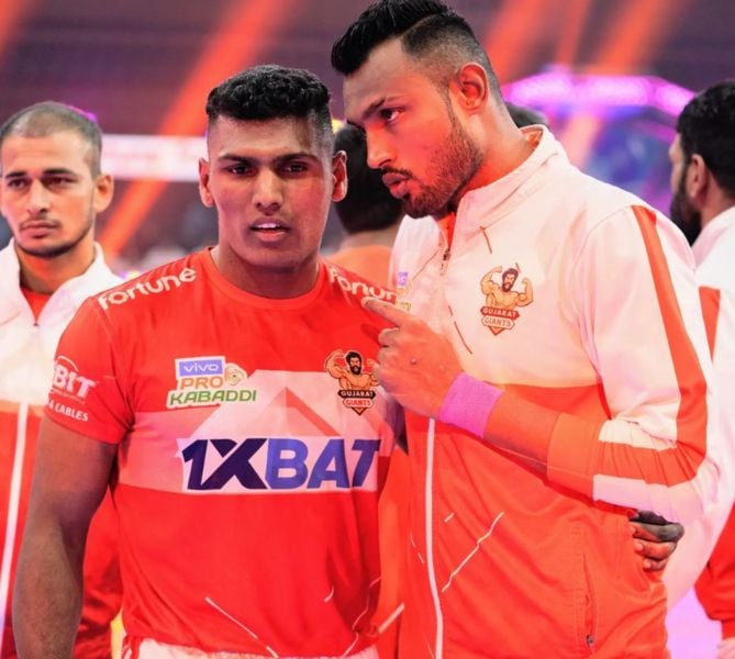 Shankar Gadai (left) during a match in the 9th season of the Pro Kabaddi League