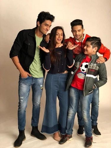 Sheehan Kapahi posing for a print advertisement