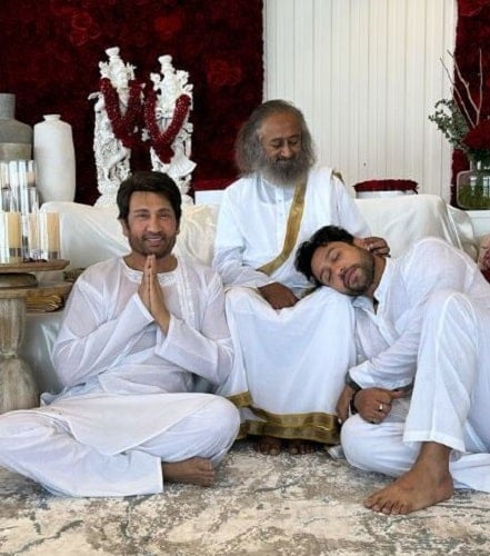Shekhar Suman and his son with Sri Sri Ravishankar