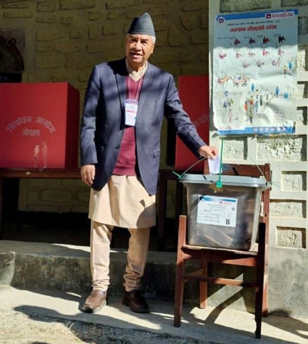 Sher Bahadur Deuba casting his vote