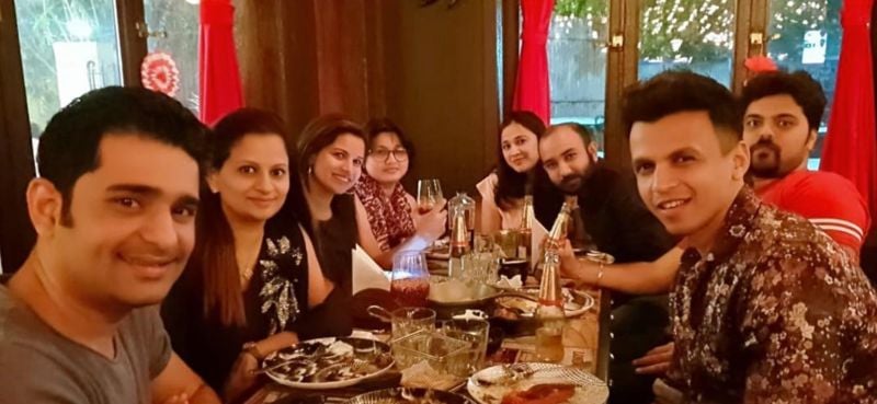 Shilpa Edvankar (second in the left row) drinking alcohol with her friends
