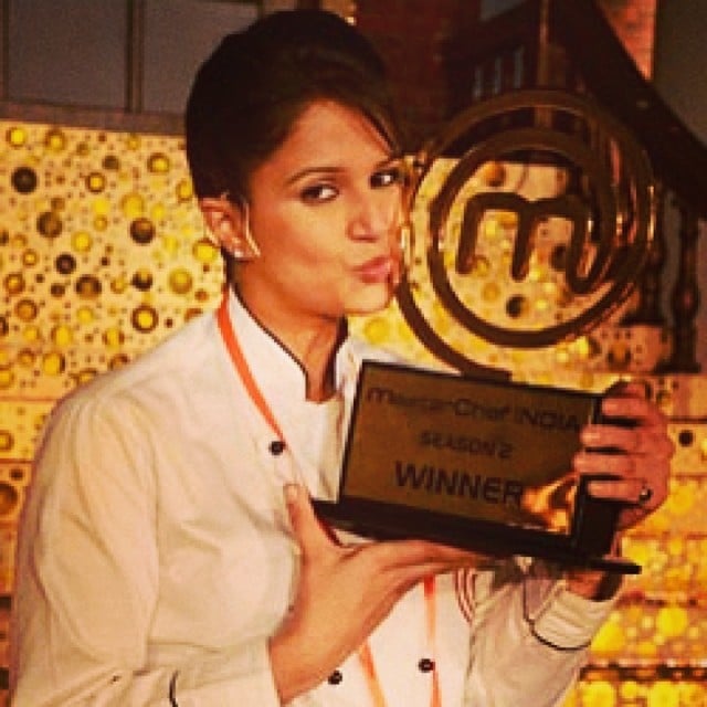 Shipra Khanna with the trophy of MasterChef Season 2