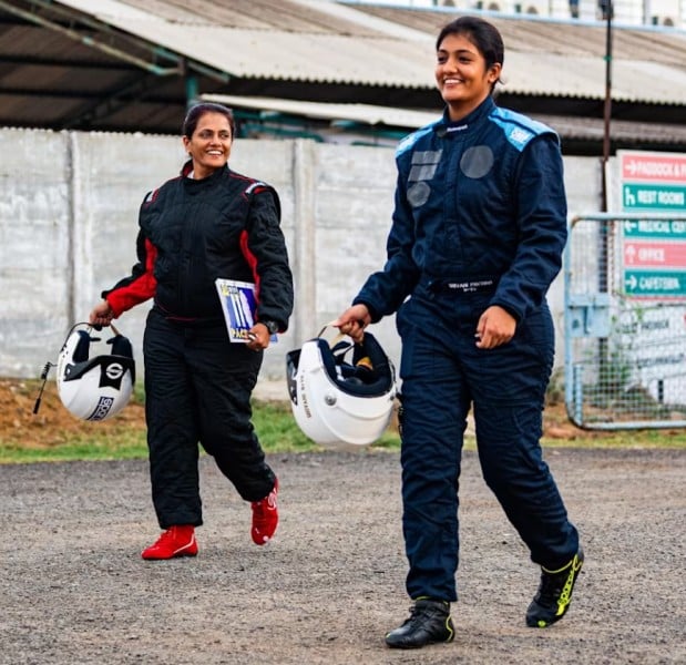 Shivani Pruthvi with her mother, Deepti Pruthvi (left), during a race