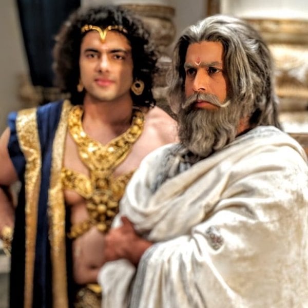 Shivendraa Om Saainiyol as Bhishma Pitamah in Karn Sangini