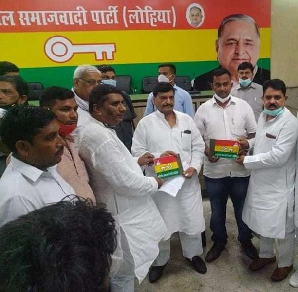 Shivpal Singh Yadav with Raghuraj Singh Shakya