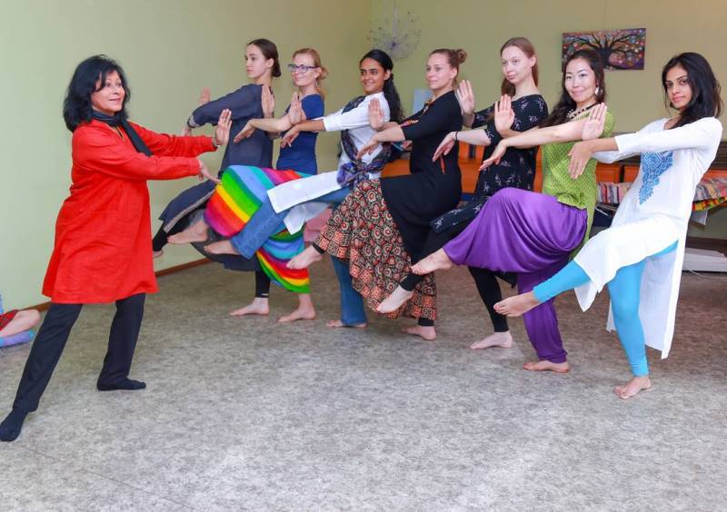 Shovana Narayan conducting a dance workshop