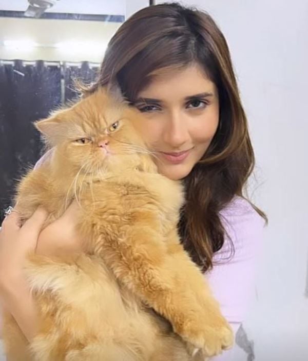 Shraddha Tiwari playing with her cat