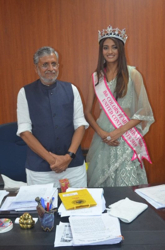 Shreya with deputy minister Sushil Modi