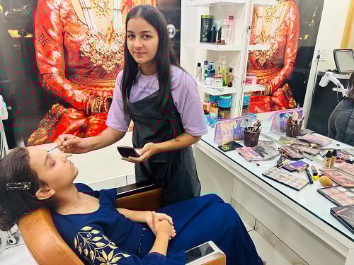 Shruti Hooda with her client