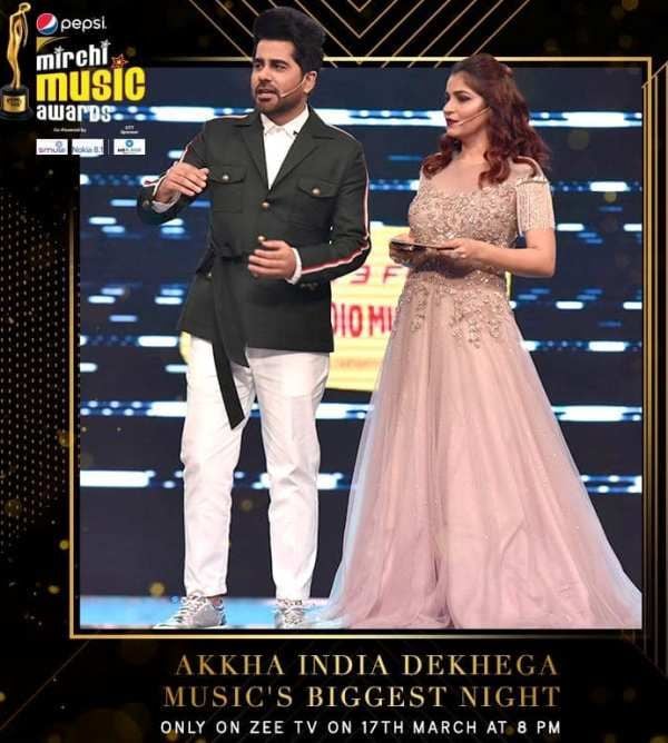 Shruti Pathak as a co-host at Mirchi Music Awards