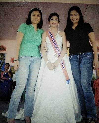 Shuvee Etrata- Miss Yuletide 2012