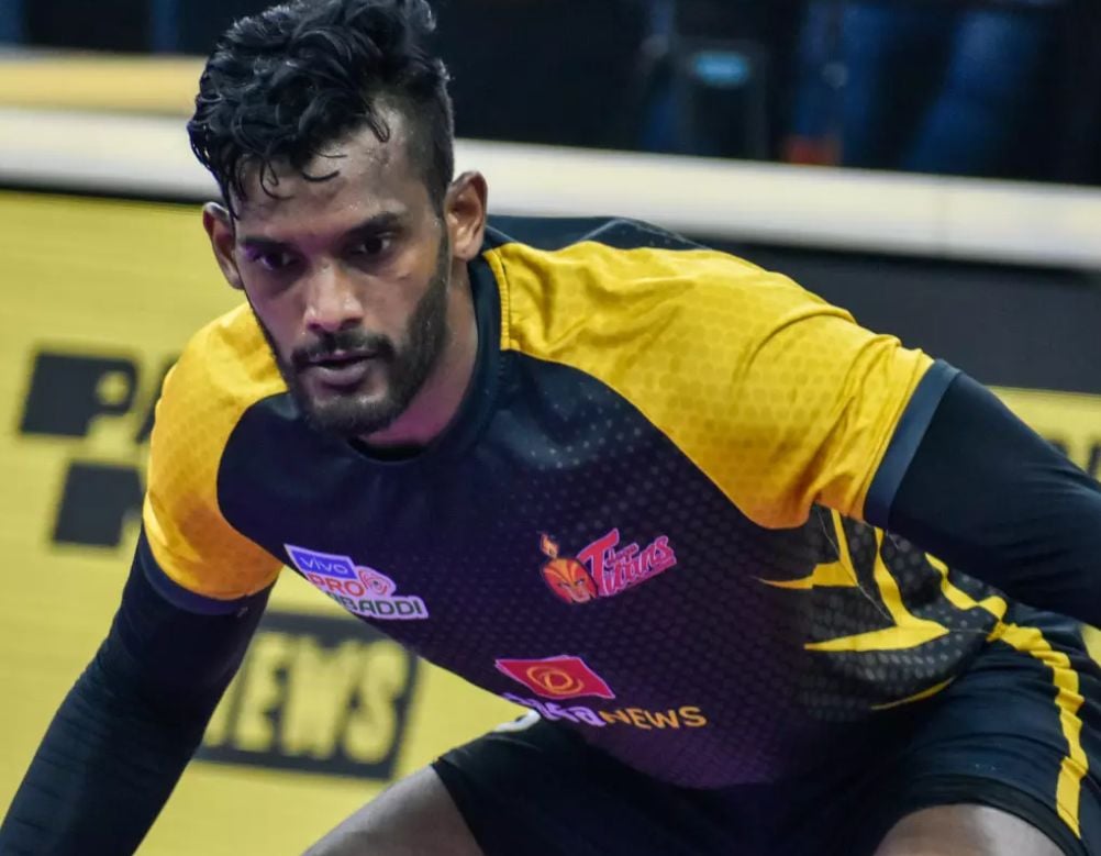 Siddharth playing for Telugu Titans