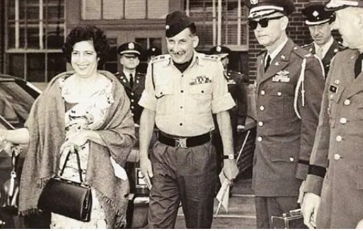 Silloo with Sam Manekshaw during a social meeting