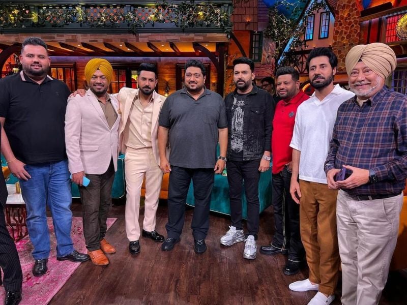 Smeep Kang (fourth from left) in The Kapil Sharma Show for the promotion of Carry on Jatta 3 film