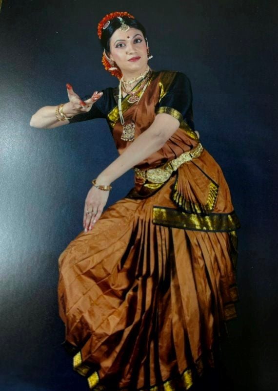 Smita Prakash while performing Bharatanatyam
