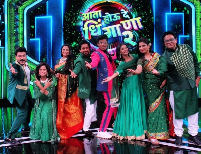 Smita Shewale (third from left) on the sets of the television game show Aata Hou De Dhingana (2023)