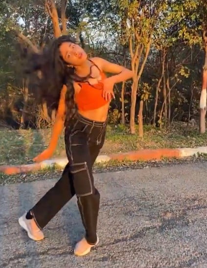 Smrithi Srikanth while dancing