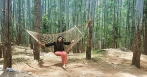 Sonu Gowda spending her time in Munnar.