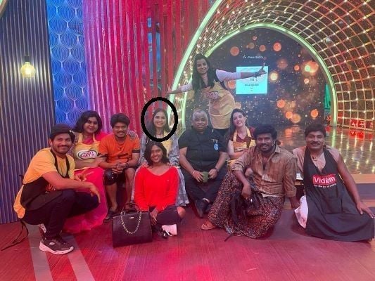 Srushti Dange (circled) with the team of Cooku with Comal