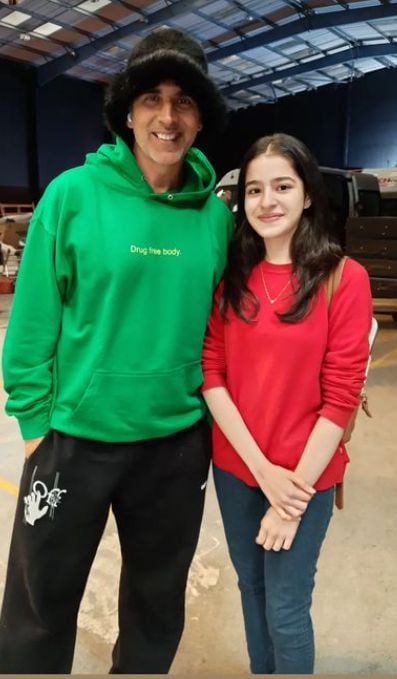 Suhani Sethi with Akshay Kumar