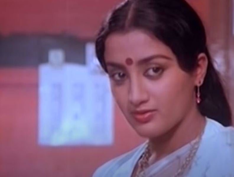 Sumalatha in a still from the Malayalam film Chakaravalam Chuvannappol (1983)