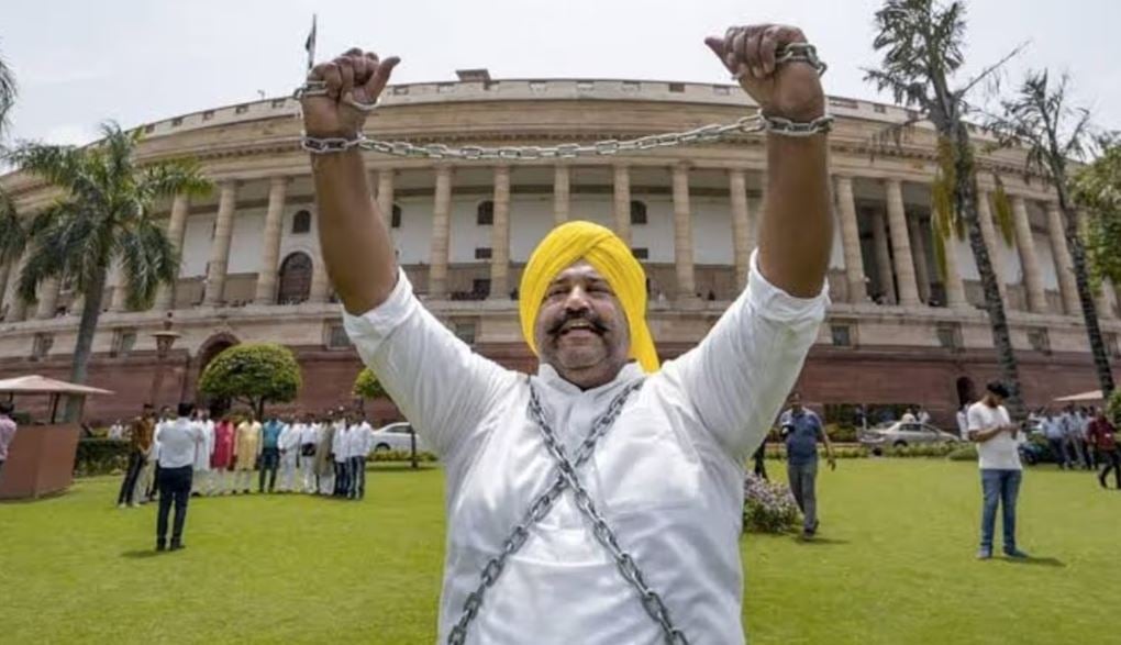 Sushil Kumar Rinku protesting against his suspension at the Parliament Complex